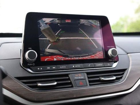 Certified 2025 Nissan Altima 2.5 SV image 12