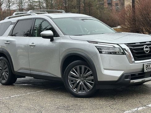 Certified 2023 Nissan Pathfinder SL w/ SL Premium Package image 1