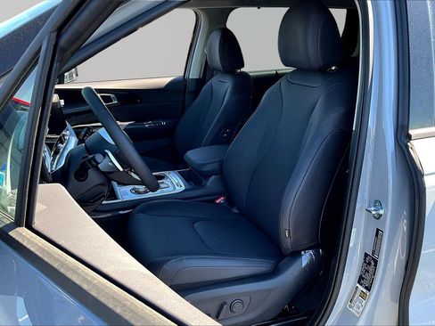 New 2026 Kia Carnival SX Prestige FWD image 17