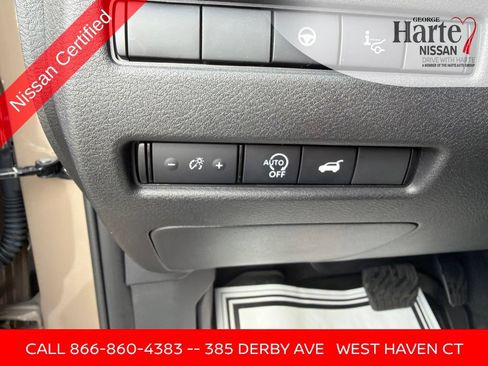 Certified 2025 Nissan Rogue SL w/ SL Premium Package AWD/4WD image 17