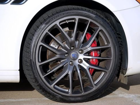 Used 2018 Maserati Quattroporte S GranSport Q4 image 31