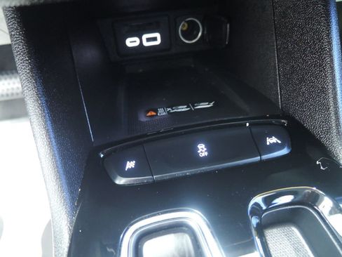 Used 2023 Chevrolet Bolt EUV Premier image 20