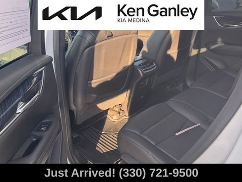 Used 2022 Cadillac XT6 Premium Luxury image 11