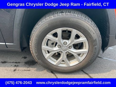 Certified 2023 Jeep Grand Cherokee Limited w/ Luxury Tech Group II AWD/4WD image 9