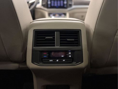 Used 2023 Volkswagen Atlas SE w/ Panoramic Sunroof Package AWD/4WD image 34