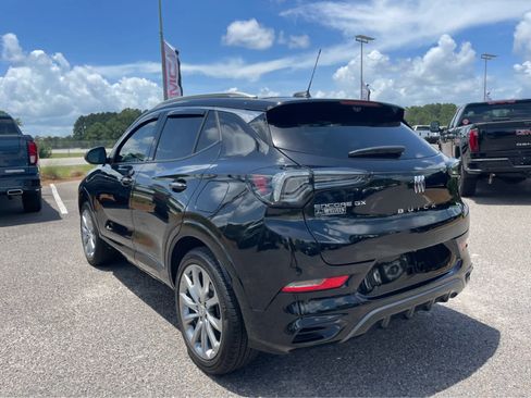 Used 2025 Buick Encore GX Avenir w/ Avenir Technology Package FWD image 7