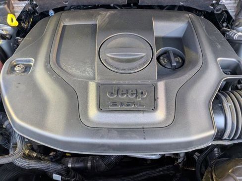 Used 2022 Jeep Grand Cherokee Overland image 23