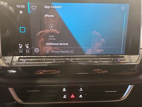Used 2024 Volkswagen Atlas SE AWD/4WD image 4
