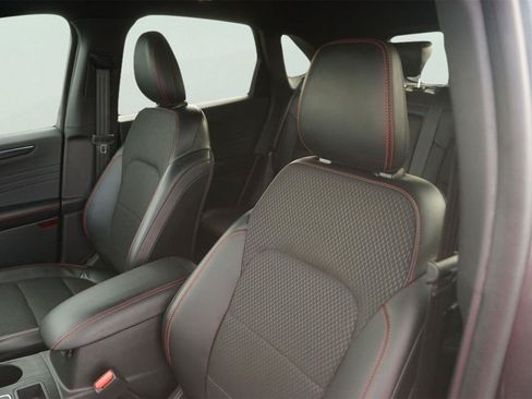 Certified 2023 Ford Escape ST-Line w/ Tech Pack #1 AWD/4WD image 10