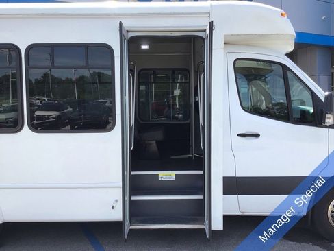 Used 2022 Mercedes-Benz Sprinter 3500 image 30