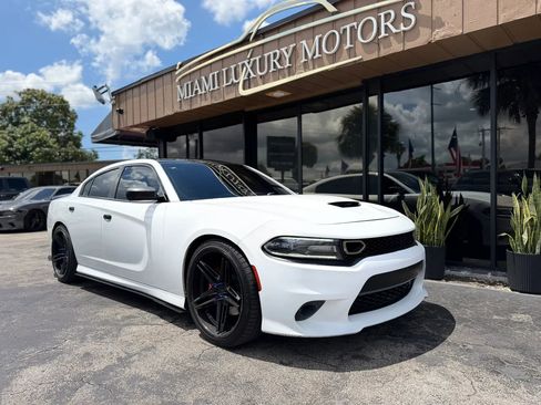 Used 2018 Dodge Charger R/T Scat Pack RWD image 3