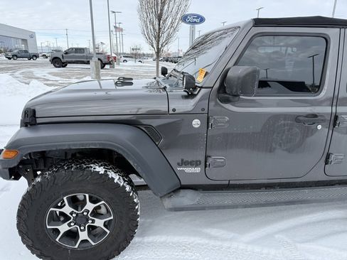 Used 2018 Jeep Wrangler Unlimited Sport S image 4