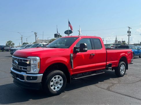 Used 2023 Ford F350 XLT w/ Snow Plow/Camper Package AWD/4WD image 5