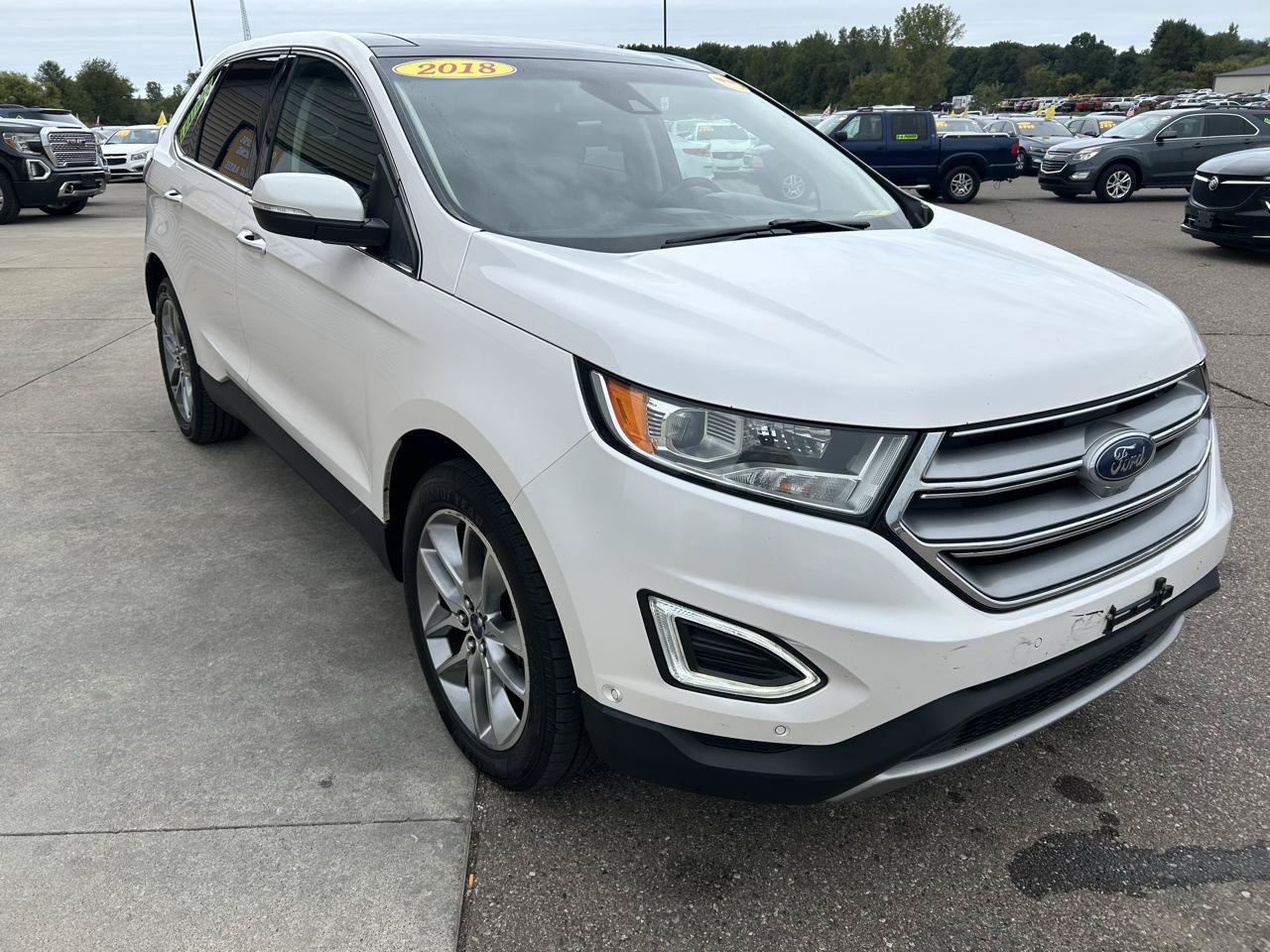 Used 2018 Ford Edge Titanium w/ Equipment Group 302A AWD/4WD image 3