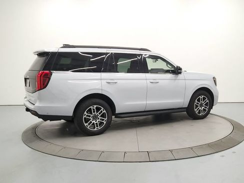 Used 2025 Ford Expedition Active AWD/4WD image 8