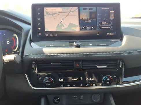 Certified 2026 Nissan Rogue SL AWD/4WD image 13