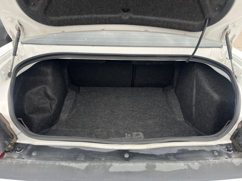 Used 2010 Dodge Challenger SE image 34