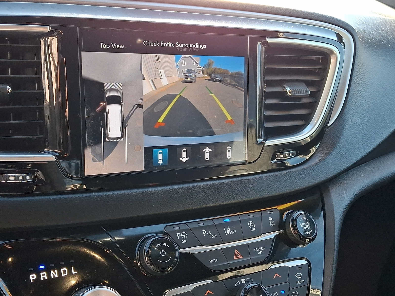 Used 2019 Chrysler Pacifica Touring-L FWD image 21