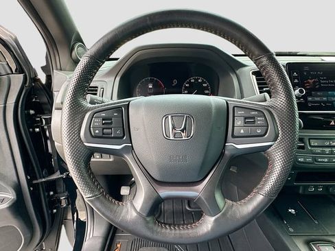 Used 2025 Honda Ridgeline TrailSport image 11