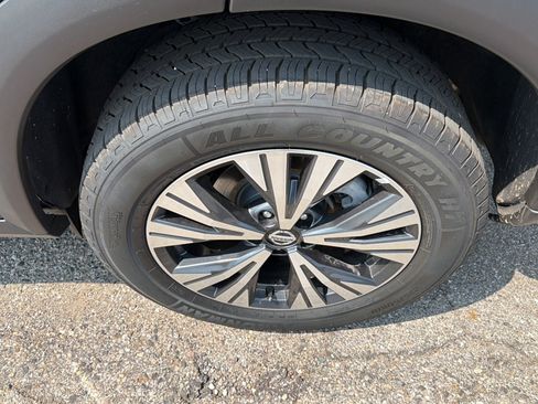 Used 2021 Nissan Rogue SV AWD/4WD image 7