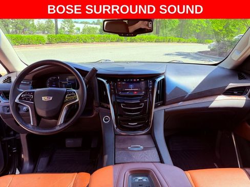 Used 2016 Cadillac Escalade Premium AWD/4WD image 11