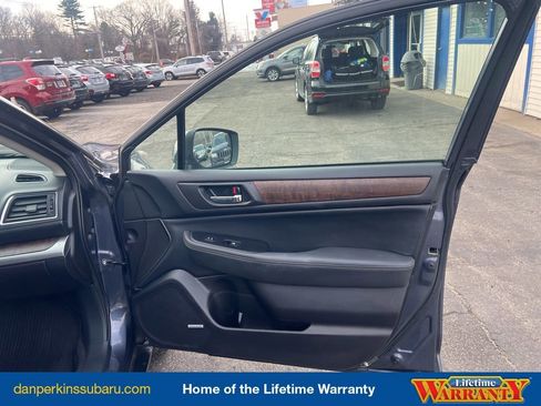 Used 2017 Subaru Outback 2.5i Limited image 41