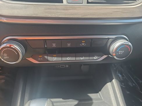 Used 2025 Nissan Altima 2.5 SV FWD image 24