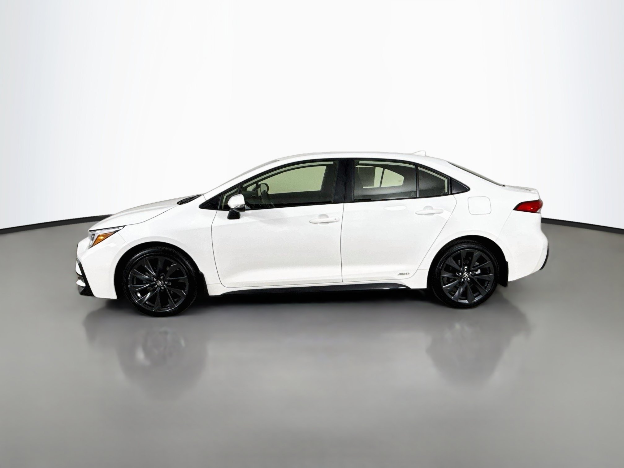 Certified 2024 Toyota Corolla SE AWD/4WD image 4