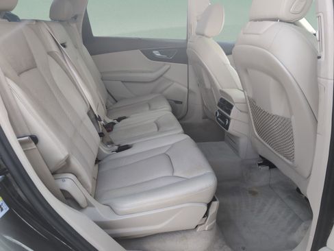 Used 2017 Audi Q7 3.0T Prestige image 18