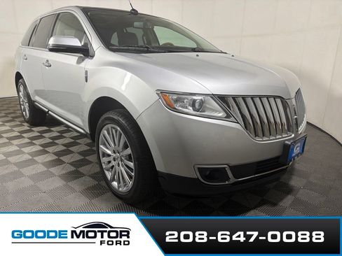 Used 2013 Lincoln MKX AWD image 2