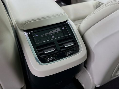 Used 2023 Volvo XC60 B6 Ultimate w/ Protection Package Premier image 26