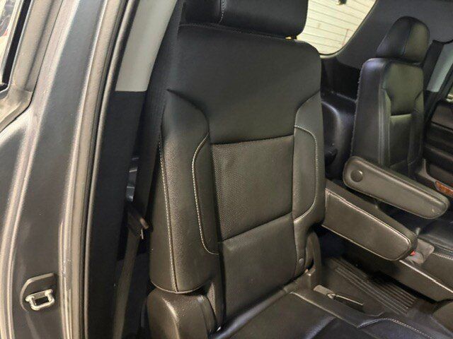Used 2018 Chevrolet Suburban Premier AWD/4WD image 22