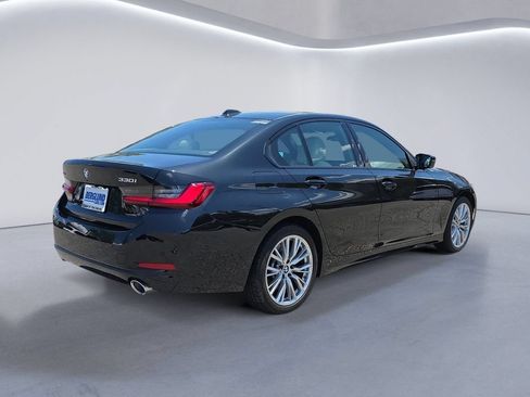 Used 2023 BMW 330i xDrive Sedan w/ Premium Package AWD/4WD image 4