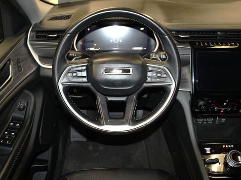 Certified 2022 Jeep Grand Cherokee L Limited AWD/4WD image 13