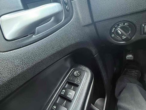 Used 2016 Chrysler 300 C image 13