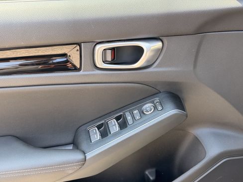 Used 2023 Honda Civic Sport Touring image 10