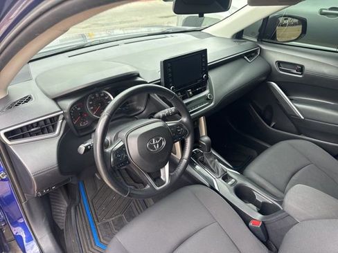 Used 2022 Toyota Corolla Cross LE AWD/4WD image 32