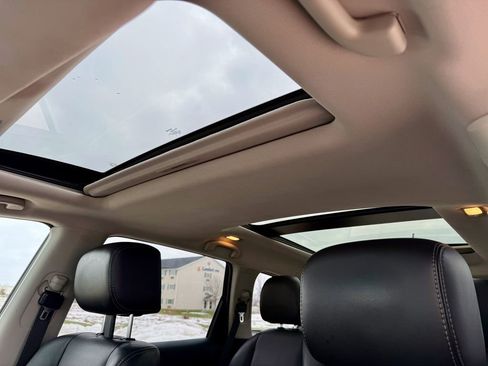 Used 2014 Nissan Pathfinder Platinum w/ Platinum Premium Package image 28