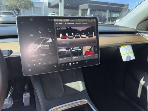 Used 2023 Tesla Model Y Long Range image 10