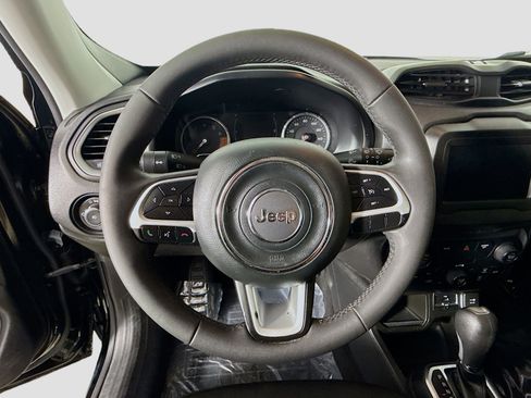 Used 2020 Jeep Renegade Latitude w/ Safety & Security Group II image 13