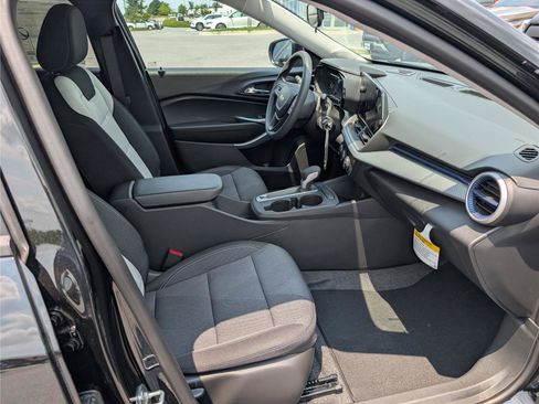 New 2026 Chevrolet Trax LS w/ LS Convenience Package FWD image 6