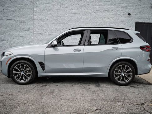 Used 2024 BMW X5 xDrive40i w/ M Sport Package AWD/4WD image 9