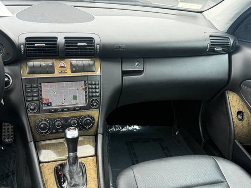 Used 2007 Mercedes-Benz C 230 Sedan image 7