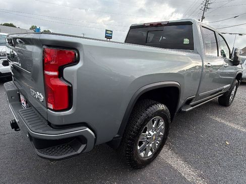 New 2026 Chevrolet Silverado 2500 High Country w/ High Country Premium Package AWD/4WD image 9