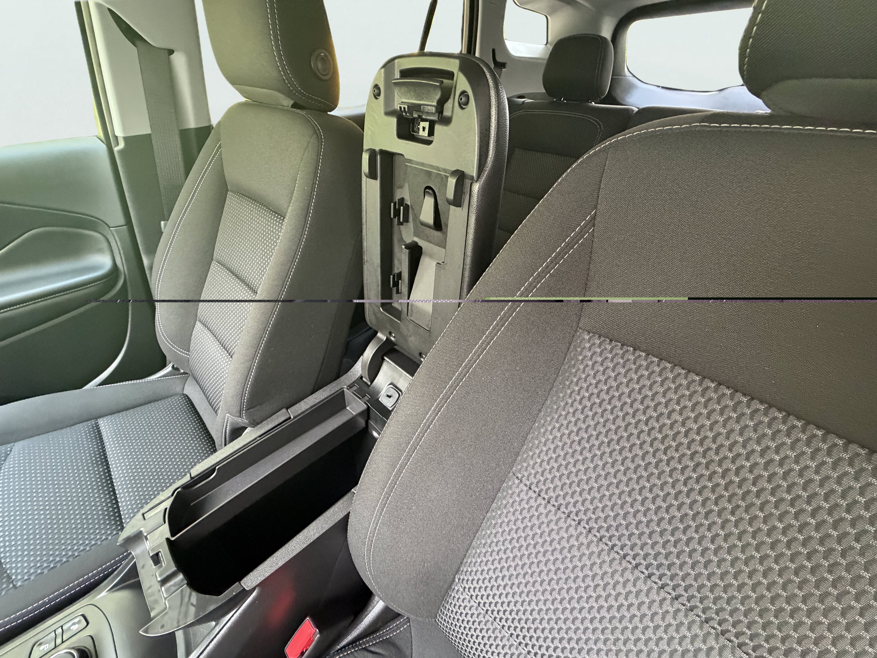 Used 2024 GMC Terrain SLE w/ Driver Convenience Package AWD/4WD image 26