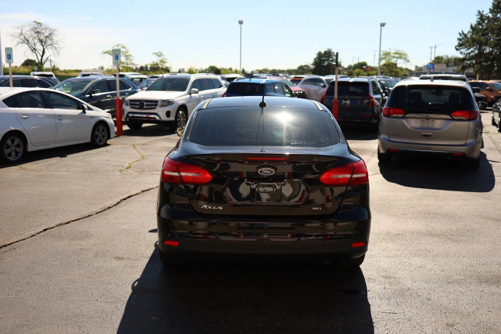 Used 2017 Ford Focus SEL w/ Cold Weather Package FWD image 6