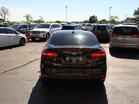 Used 2017 Ford Focus SEL w/ Cold Weather Package FWD image 6