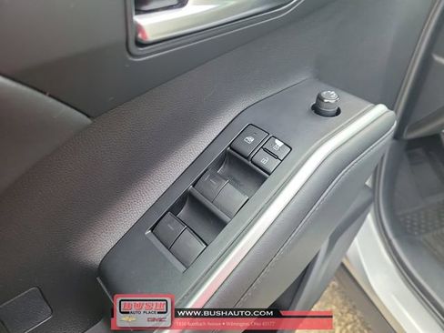 Used 2021 Toyota Highlander XLE image 22