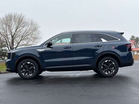 New 2026 Kia Sorento S w/ S Panoramic Sunroof Package image 7