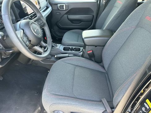 Used 2025 Jeep Wrangler Unlimited Rubicon AWD/4WD image 16
